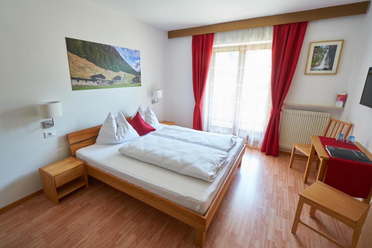 Privatpension Bergkristall San Martino In Passiria (Trentino Alto Adige) Exterior foto