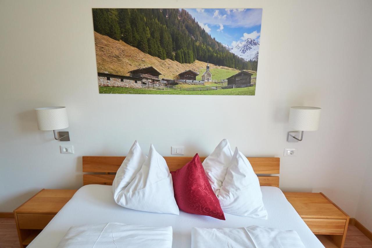 Privatpension Bergkristall San Martino In Passiria (Trentino Alto Adige) Exterior foto